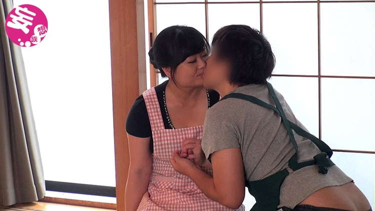 嫁の不倫キス画像…4
